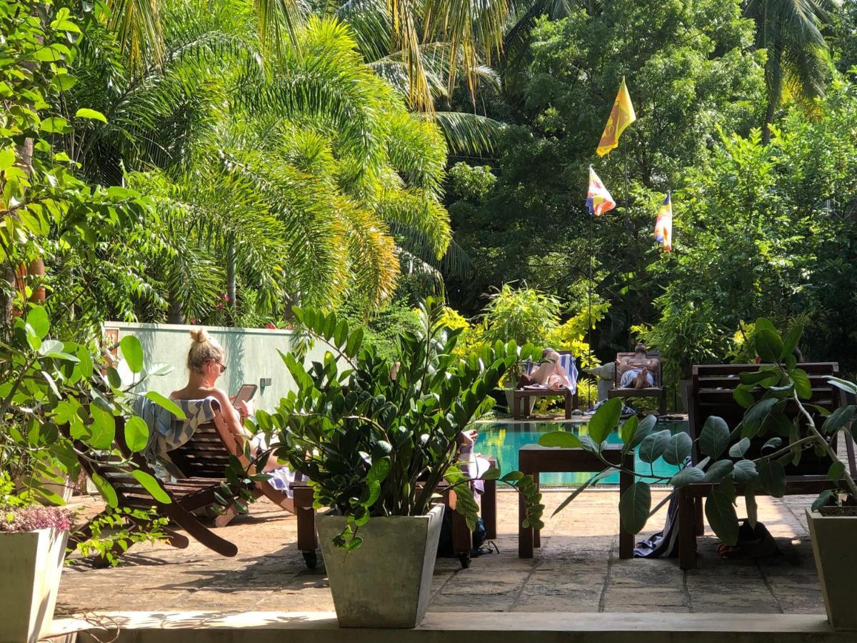 Hotel Heladiv Anuradhapura Luaran gambar