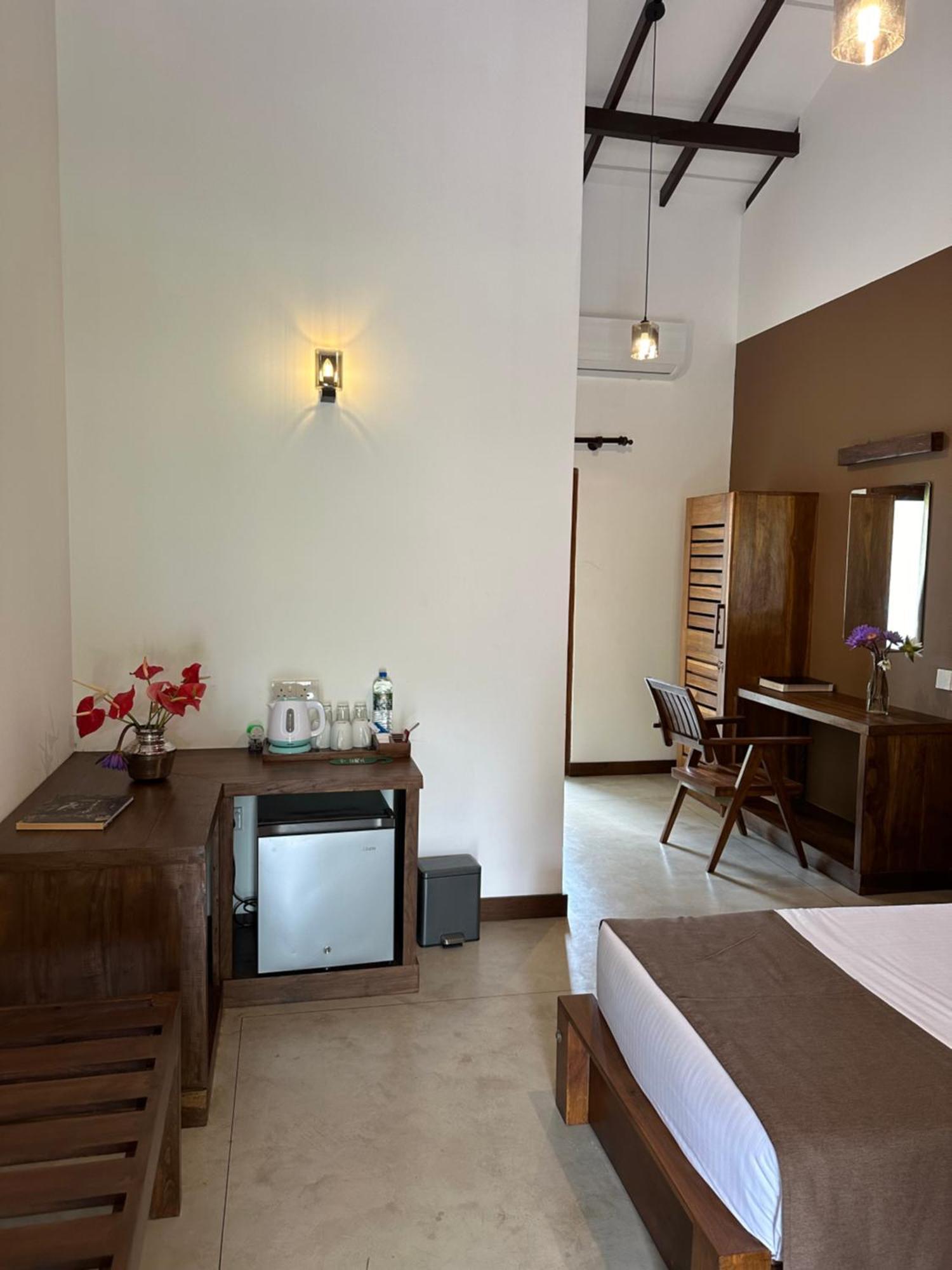 Hotel Heladiv Anuradhapura Luaran gambar