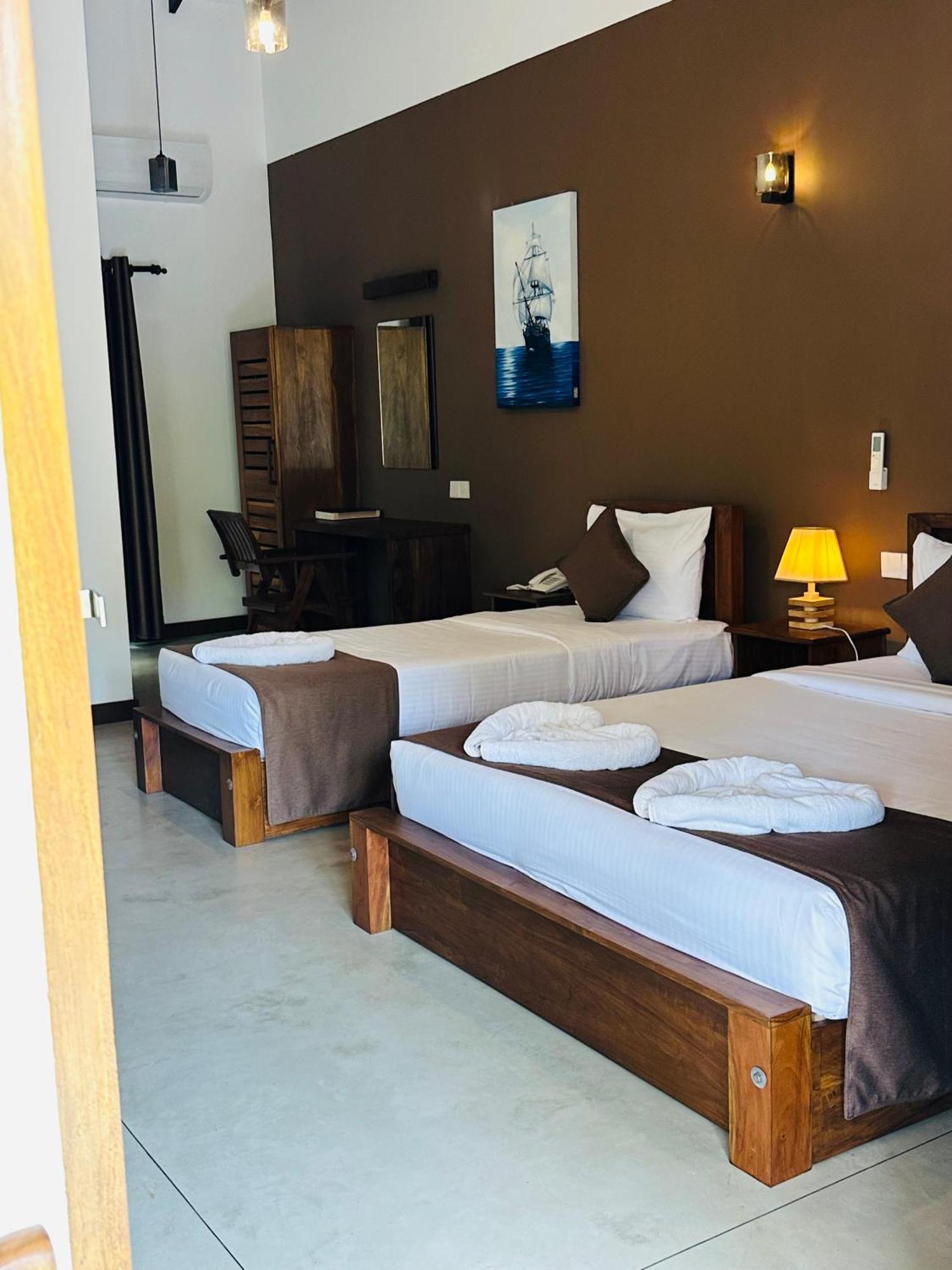 Hotel Heladiv Anuradhapura Luaran gambar