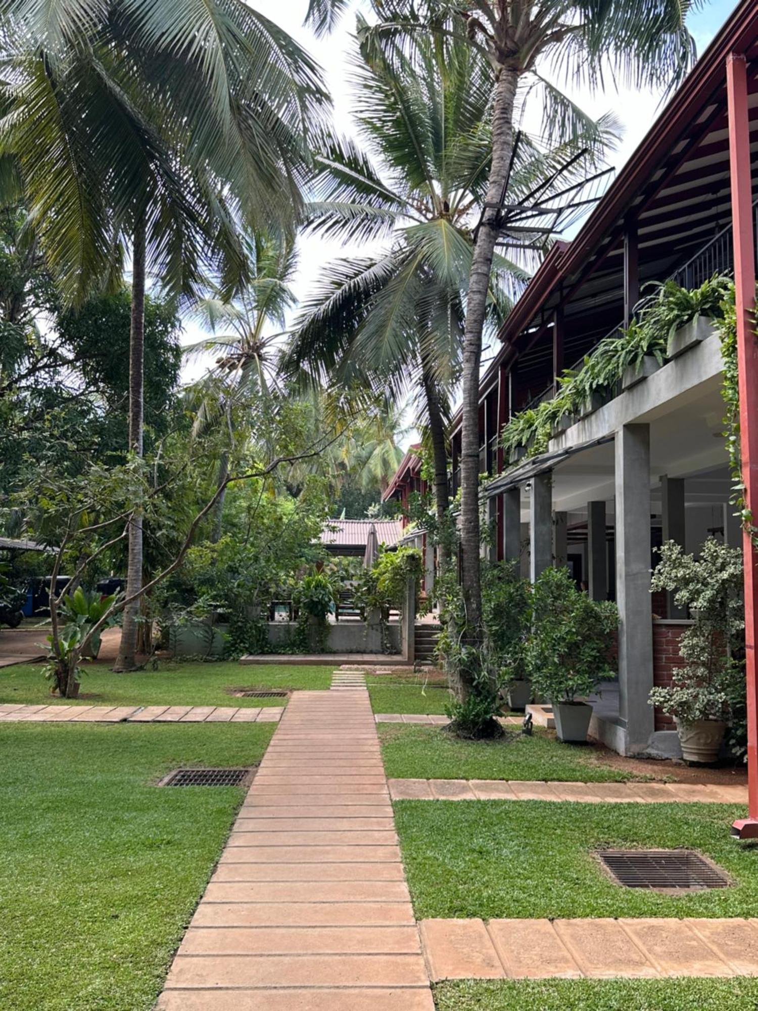 Hotel Heladiv Anuradhapura Luaran gambar