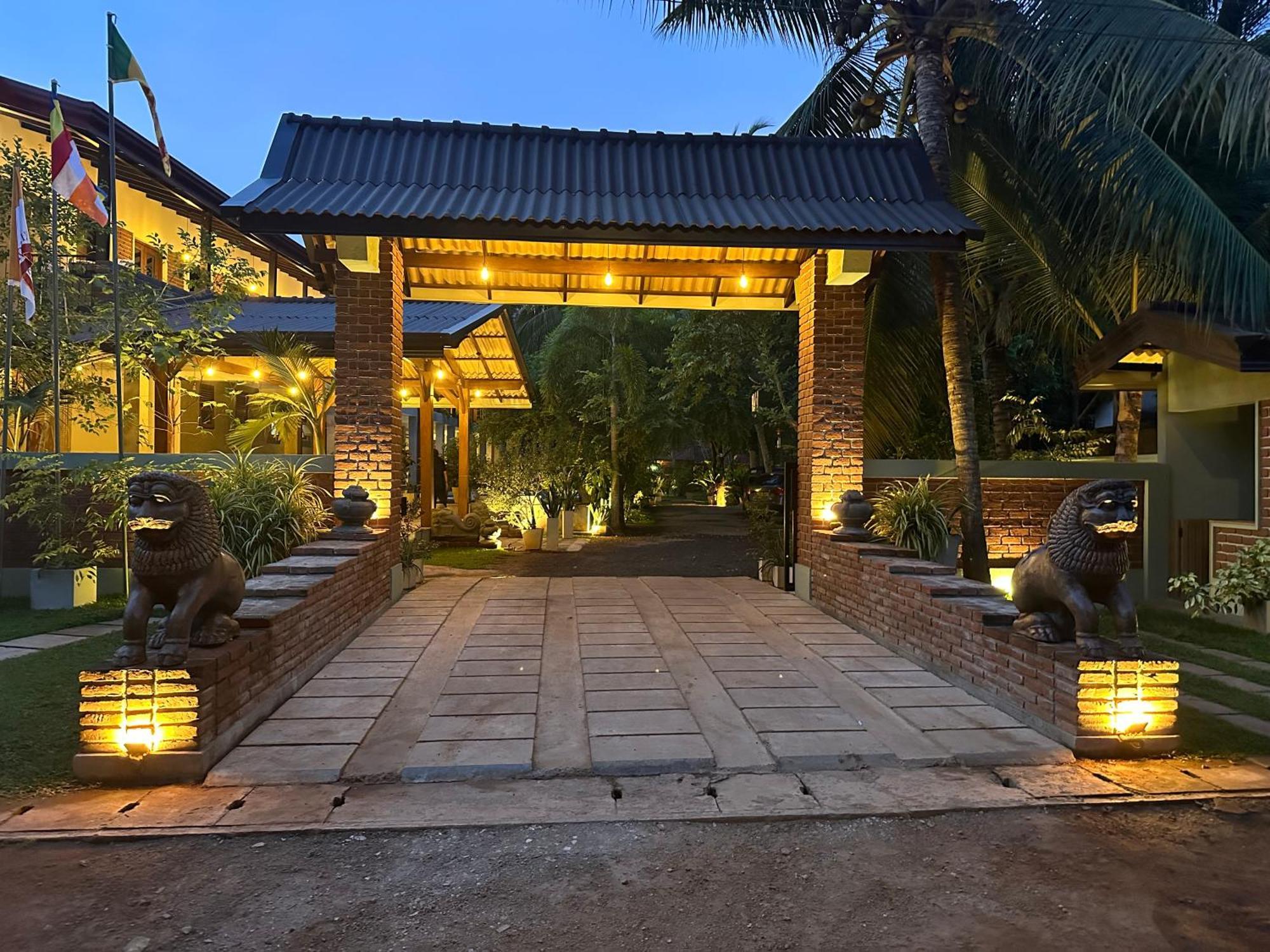 Hotel Heladiv Anuradhapura Luaran gambar