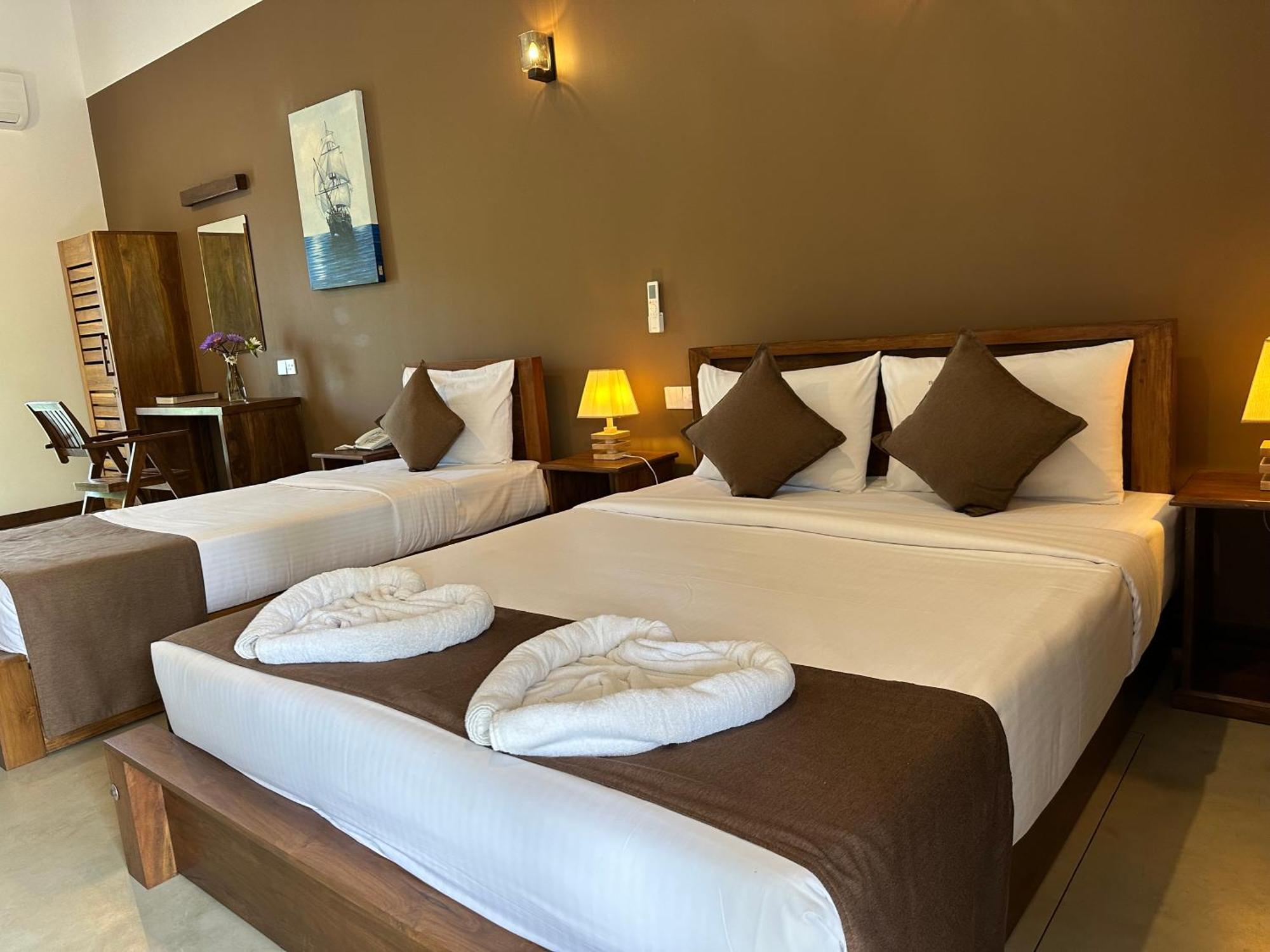 Hotel Heladiv Anuradhapura Luaran gambar