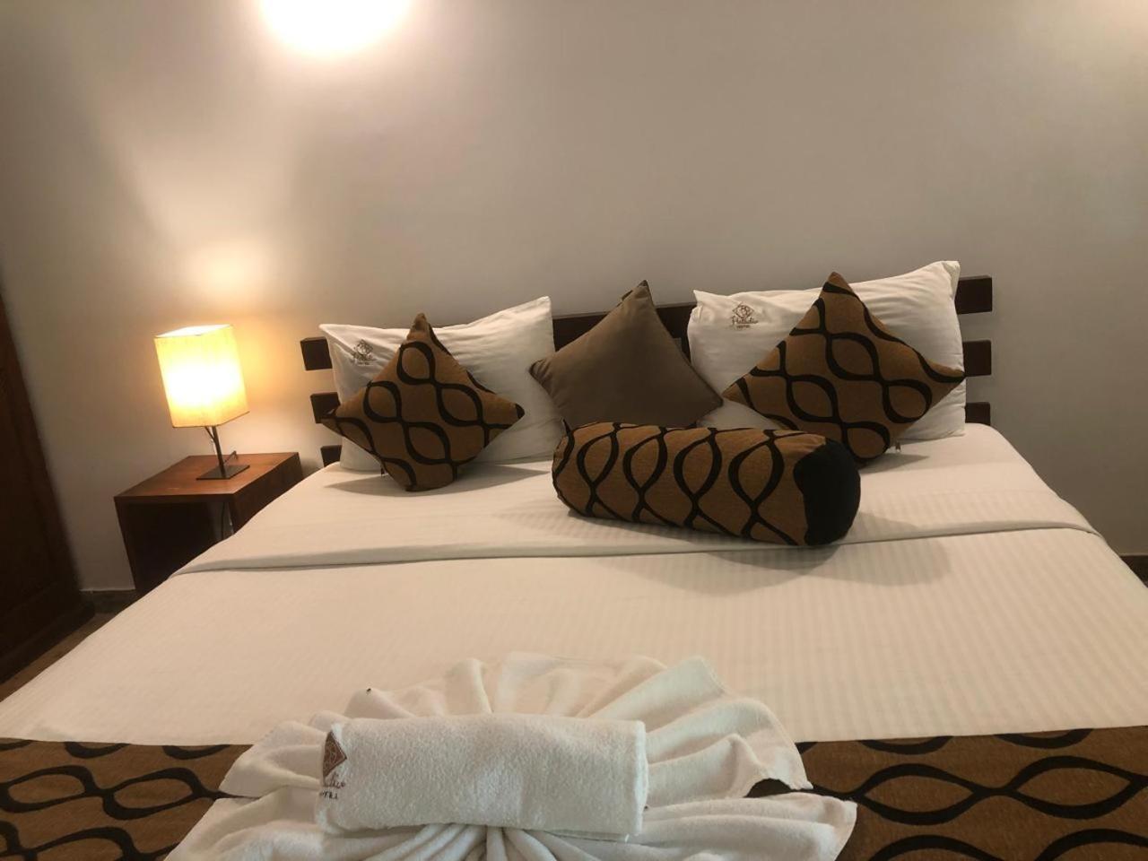 Hotel Heladiv Anuradhapura Luaran gambar