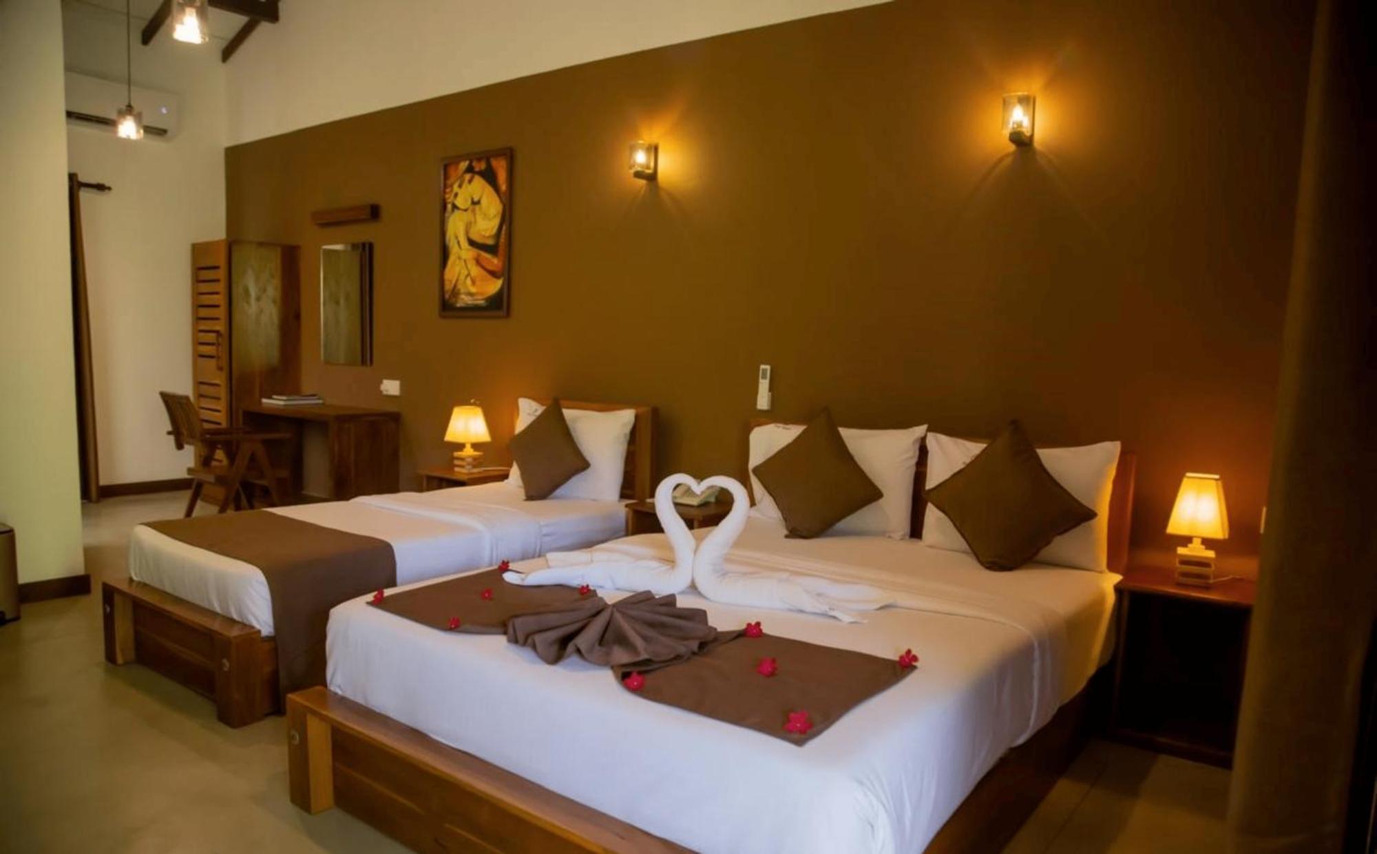 Hotel Heladiv Anuradhapura Luaran gambar
