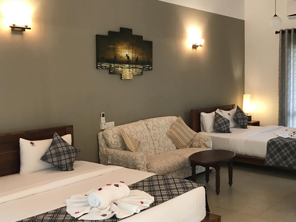 Hotel Heladiv Anuradhapura Luaran gambar