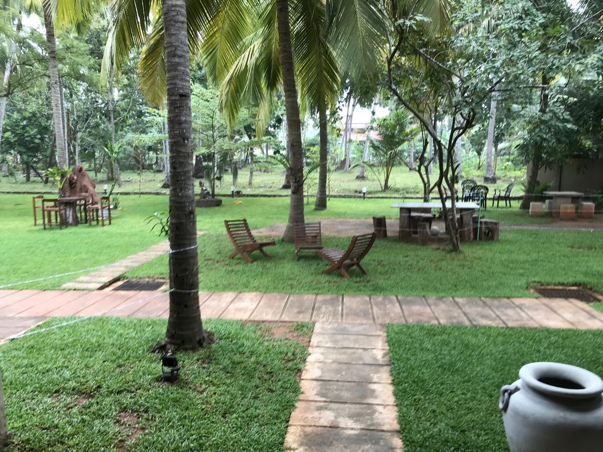 Hotel Heladiv Anuradhapura Luaran gambar